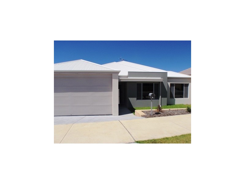 4 Tranquility Crescent, Aveley WA 6069