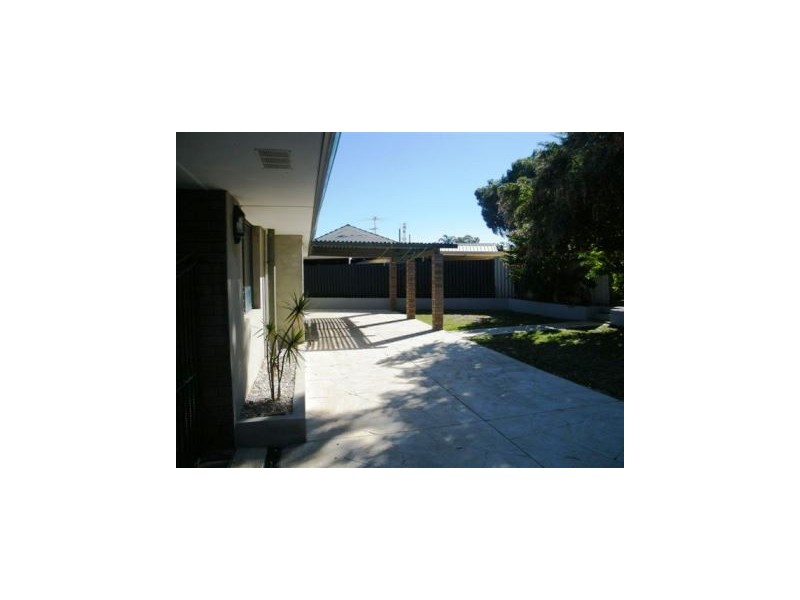 15 Topeka Place, Wanneroo WA 6065