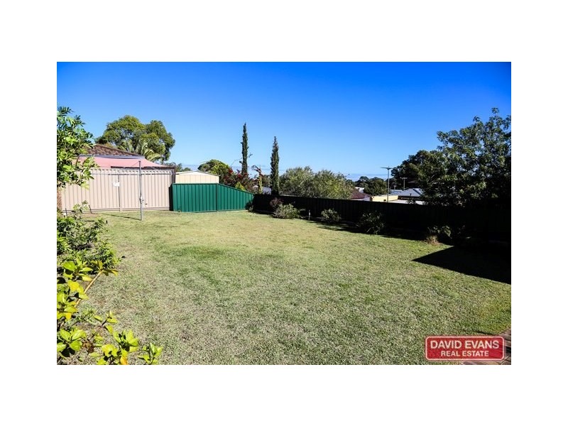 4 Clay Place, Padbury WA 6025