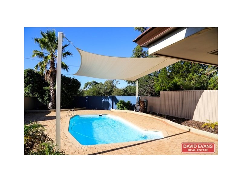 4 Clay Place, Padbury WA 6025