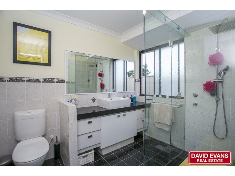 15 Lucca Entrance, Pearsall WA 6065