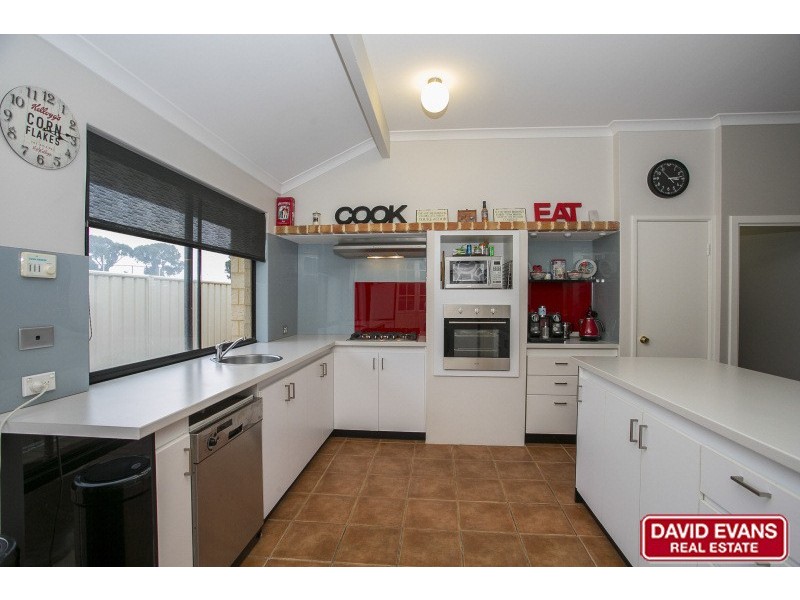 15 Lucca Entrance, Pearsall WA 6065