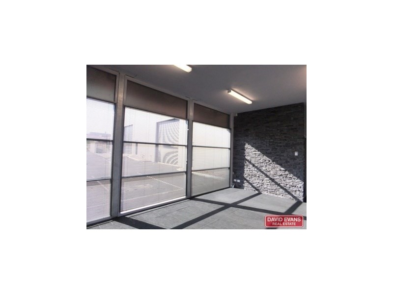 1/16 Lancaster  Road, Wangara WA 6065