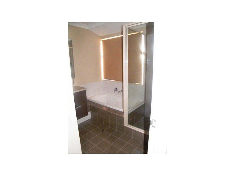 15 Rhoeo Outlook, Sinagra WA 6065