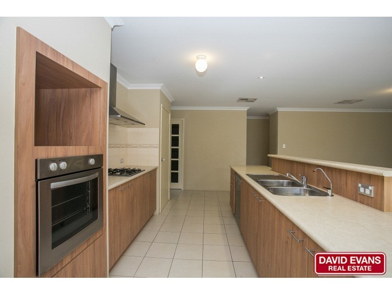 5 Rivonia Brace, Madeley WA 6065