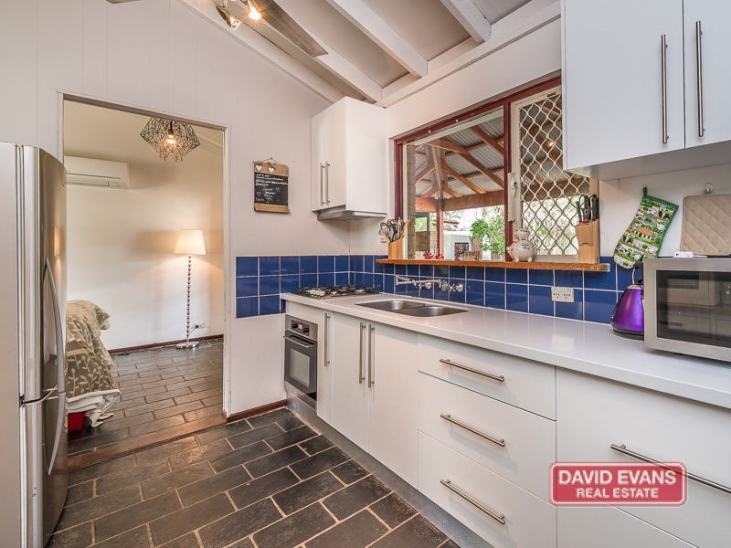 8 Dara Court, Wanneroo WA 6065