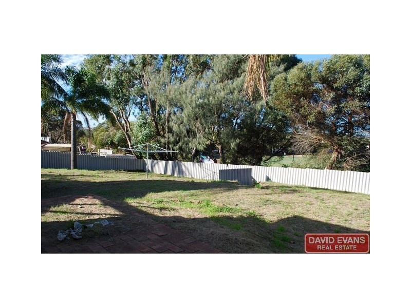 3 Woodlupine Rise, Woodvale WA 6026