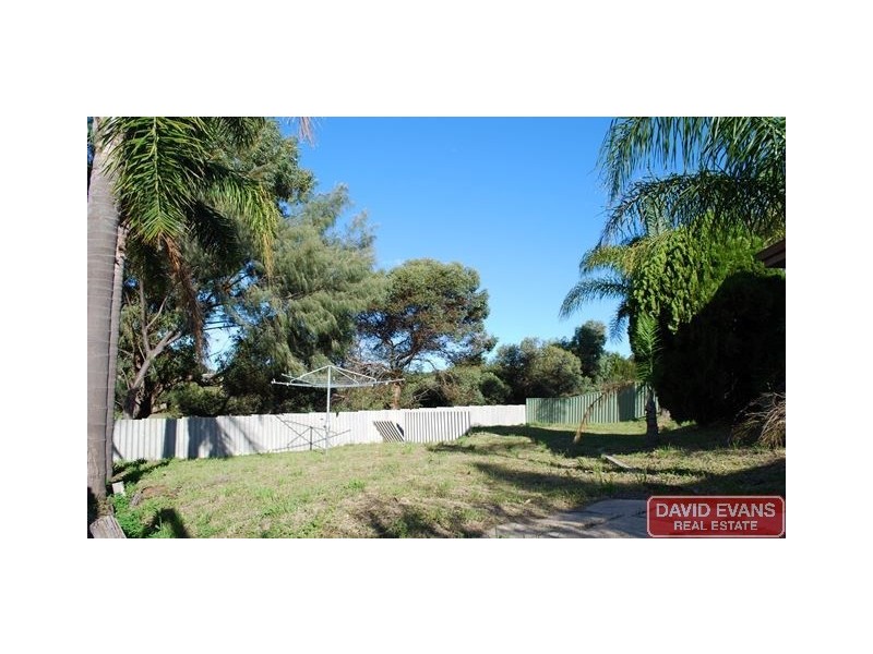 3 Woodlupine Rise, Woodvale WA 6026