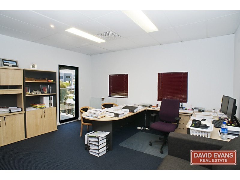 1/6 Bombardier Road, Wangara WA 6065