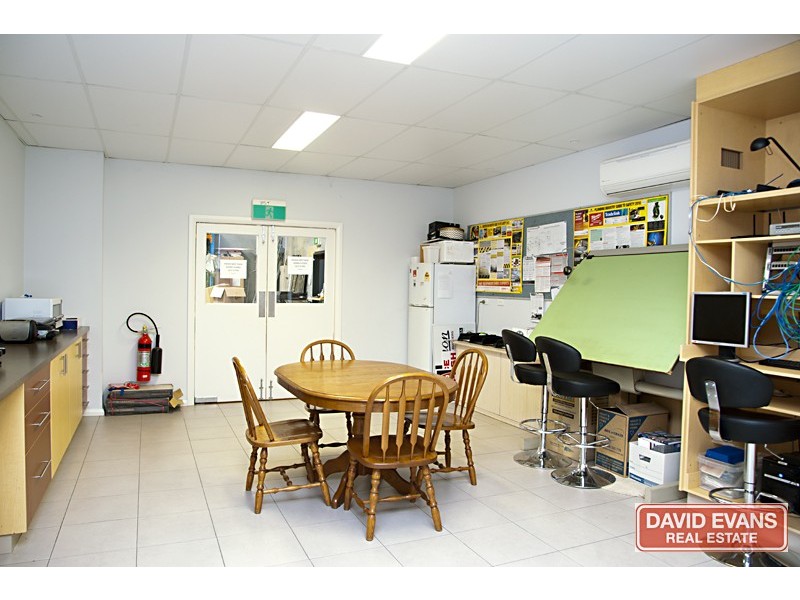 1/6 Bombardier Road, Wangara WA 6065