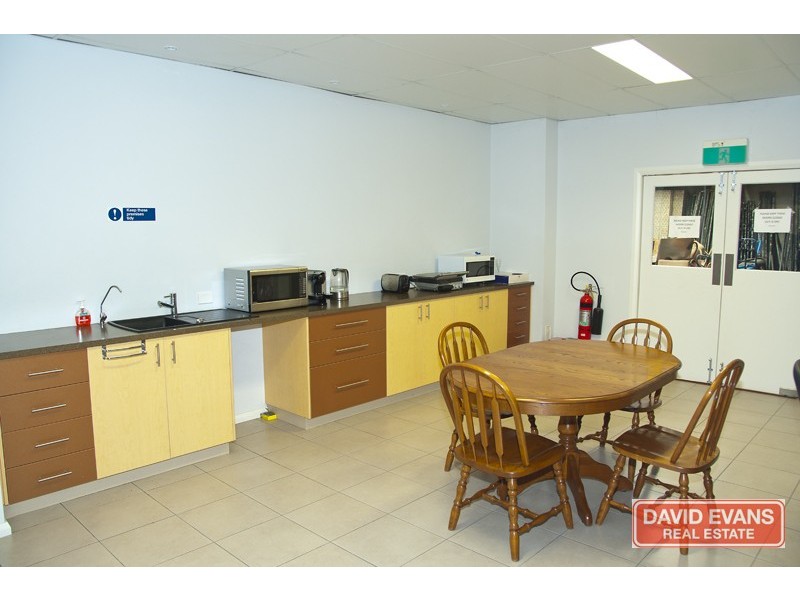 1/6 Bombardier Road, Wangara WA 6065