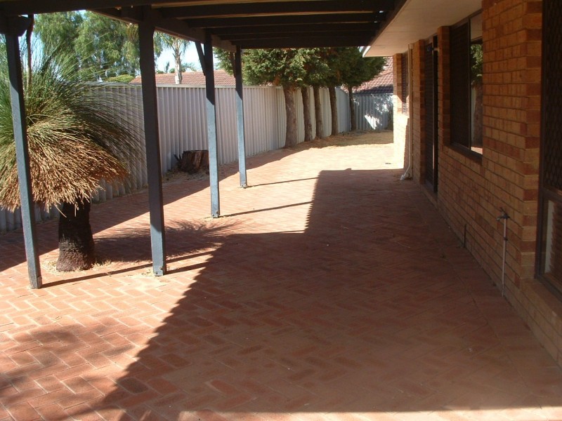 28 Azelia Street, Alexander Heights WA 6064