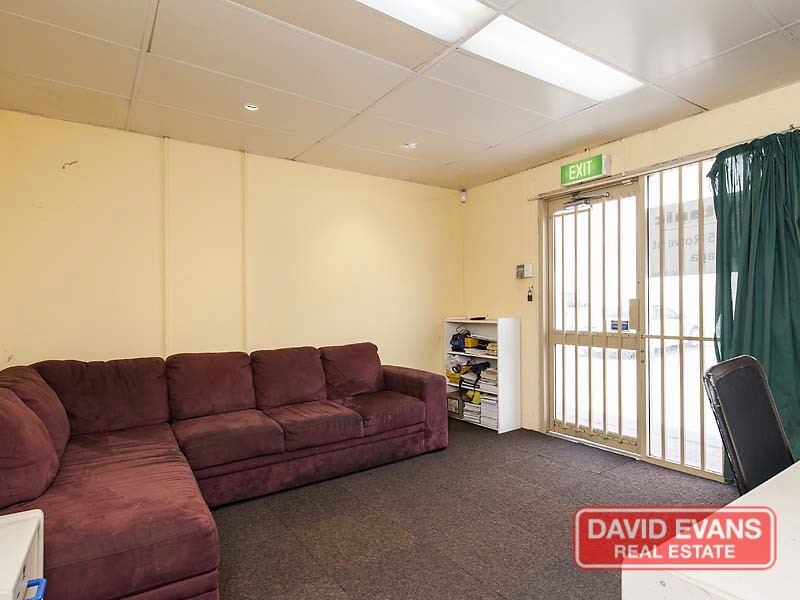 3/5 Rowe Street, Malaga WA 6090