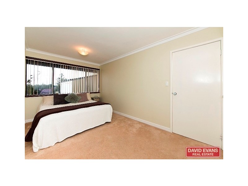 24 Gnobar Way, Mullaloo WA 6027