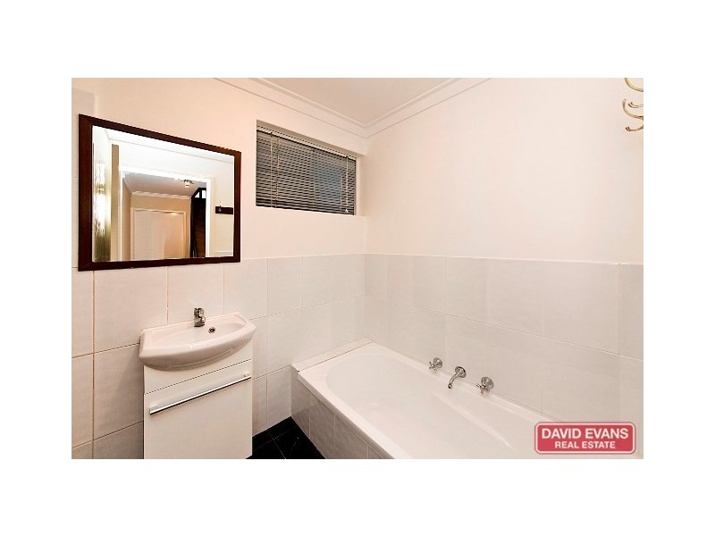 24 Gnobar Way, Mullaloo WA 6027