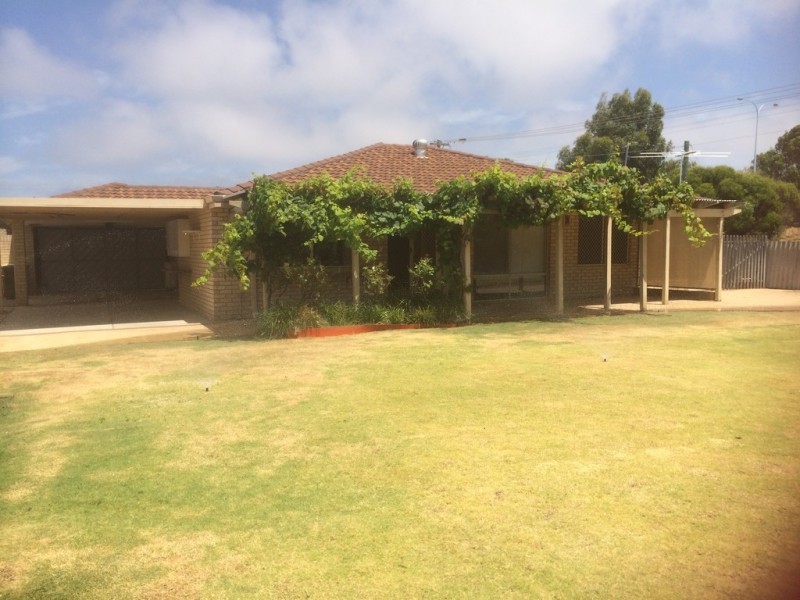 1 Logue Court, Heathridge WA 6027