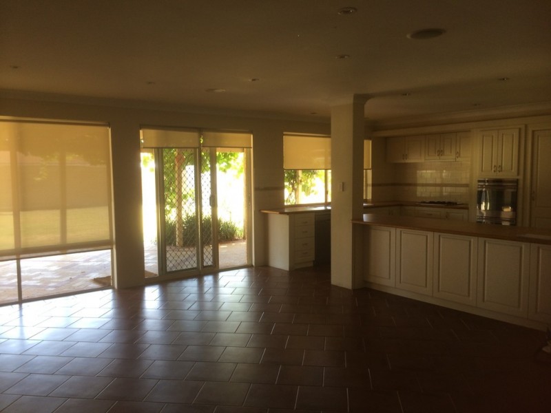 1 Logue Court, Heathridge WA 6027