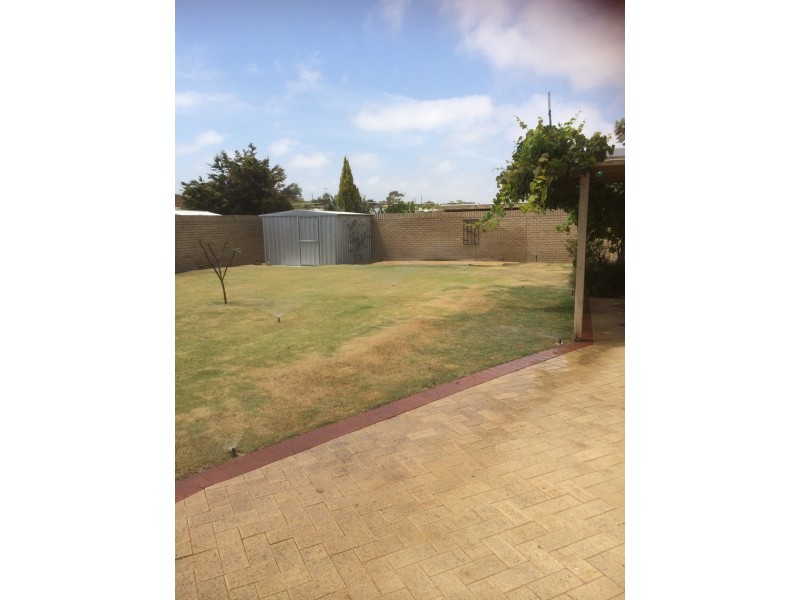 1 Logue Court, Heathridge WA 6027