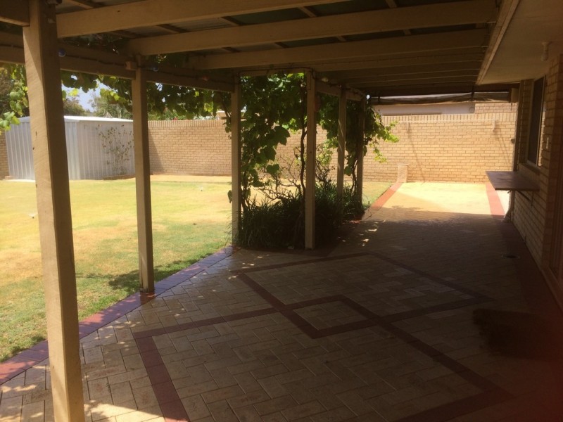 1 Logue Court, Heathridge WA 6027