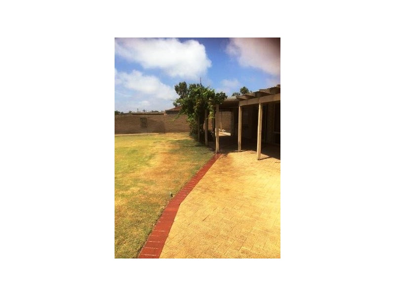 1 Logue Court, Heathridge WA 6027