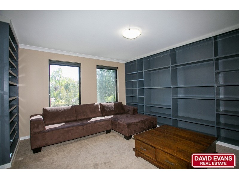 6 Dowitcher Turn, Tapping WA 6065