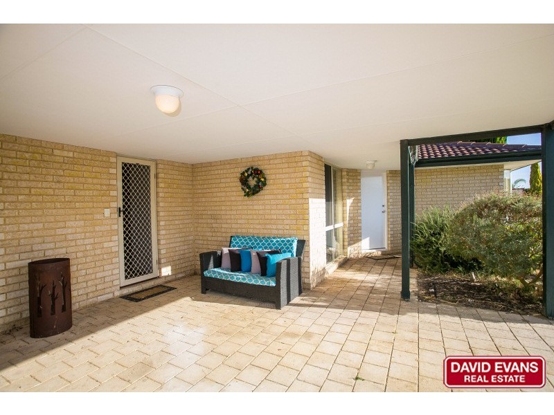 18 Bibbulmun Entrance, Sinagra WA 6065