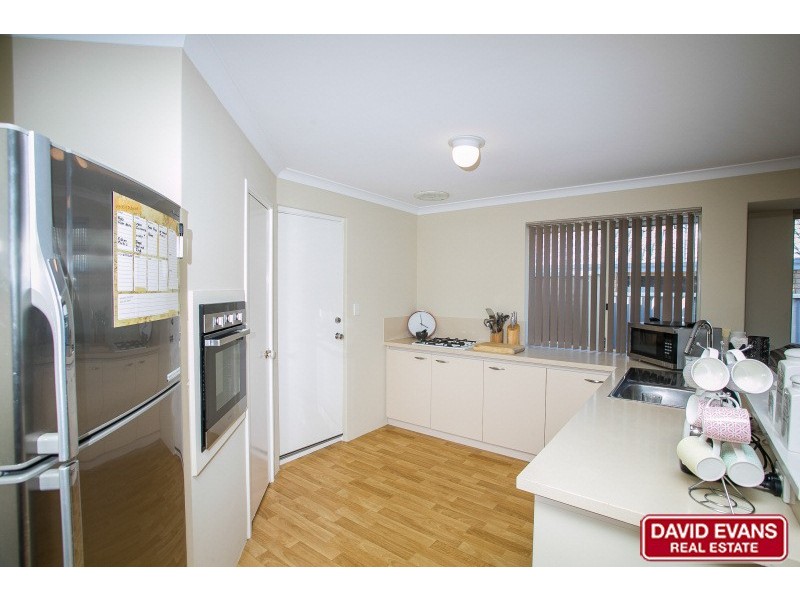 18 Bibbulmun Entrance, Sinagra WA 6065