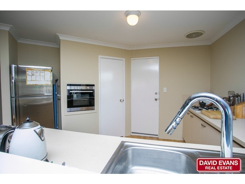 18 Bibbulmun Entrance, Sinagra WA 6065