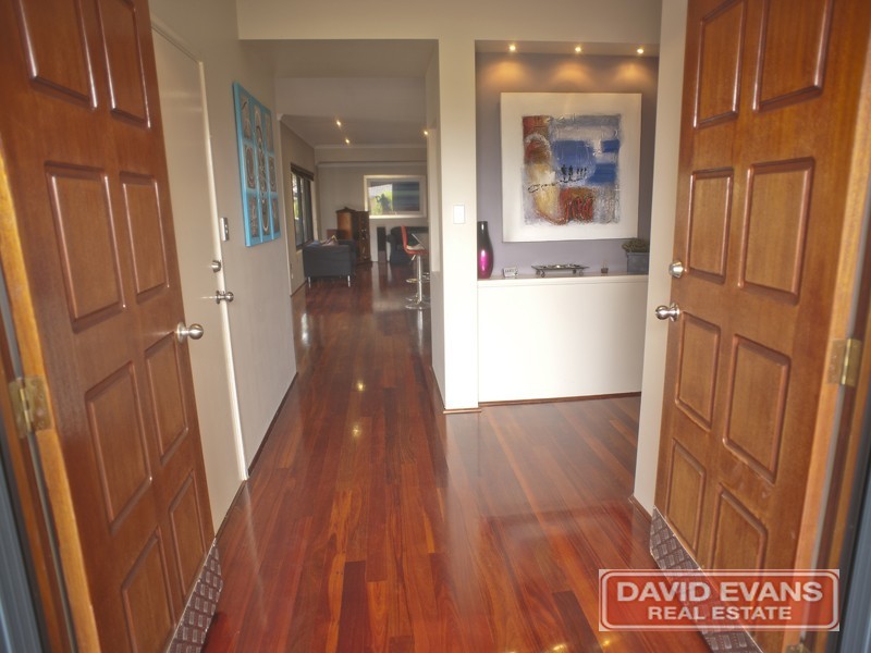 18 Kirkcaldy Terrace, Hocking WA 6065