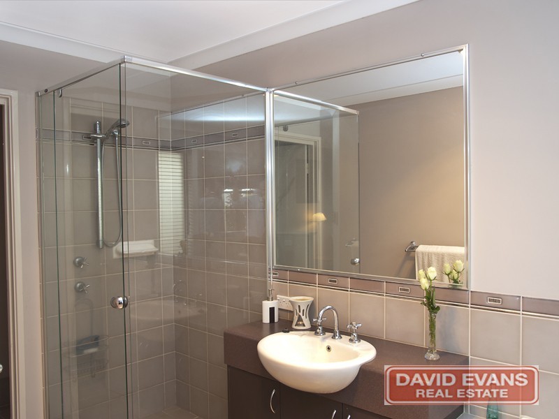 18 Kirkcaldy Terrace, Hocking WA 6065