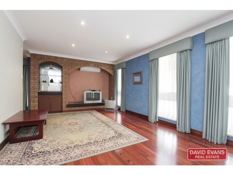 9 Phillip Court, Padbury WA 6025