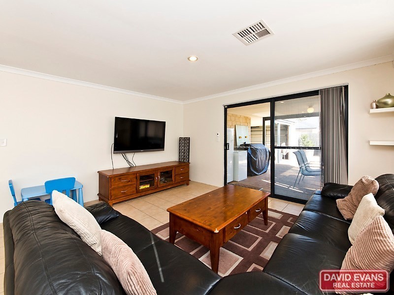 15 Watkins Loop, Tapping WA 6065