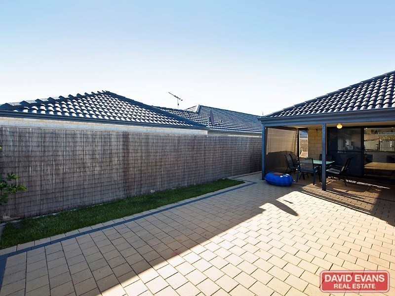 15 Watkins Loop, Tapping WA 6065