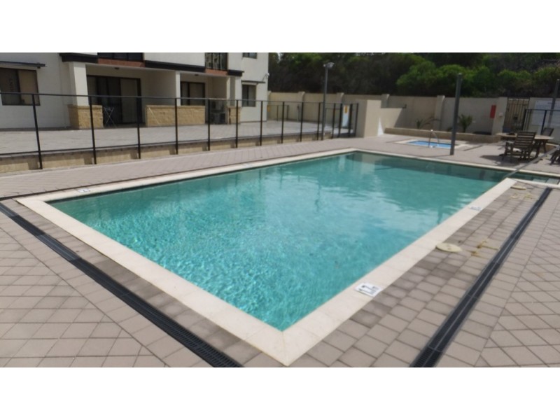 6/5 Eastleigh Loop, Currambine WA 6028
