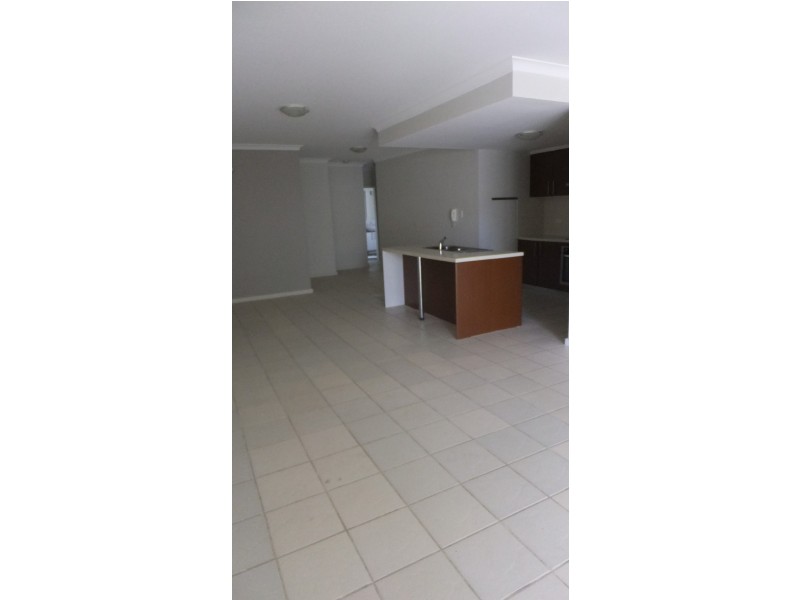 6/5 Eastleigh Loop, Currambine WA 6028