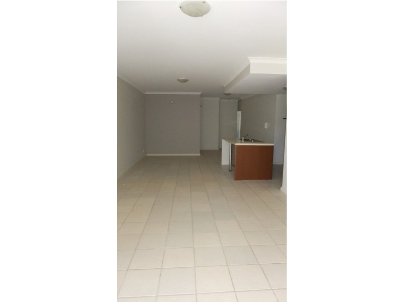 6/5 Eastleigh Loop, Currambine WA 6028