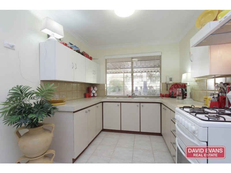 4B Henton Place, Heathridge WA 6027