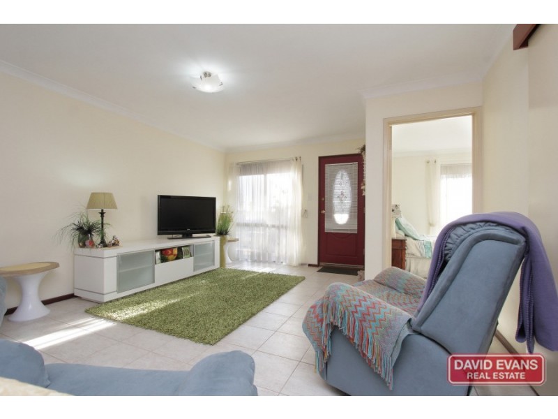 4B Henton Place, Heathridge WA 6027