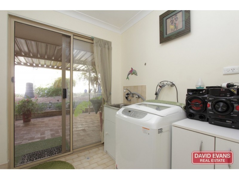 4B Henton Place, Heathridge WA 6027