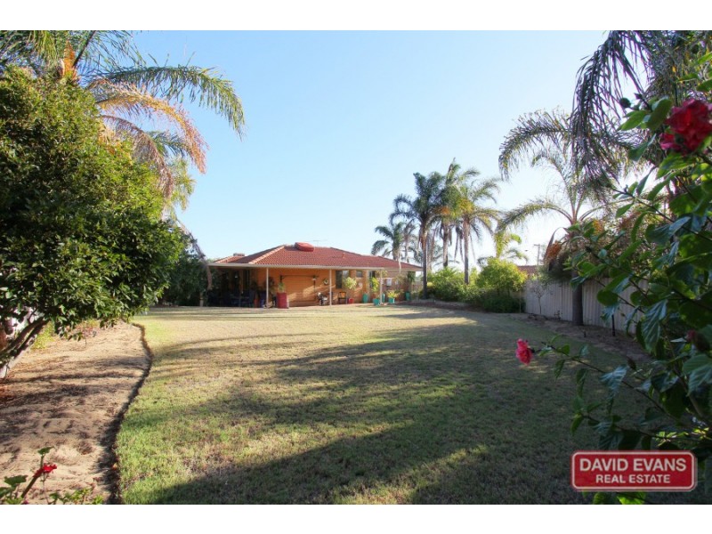 4B Henton Place, Heathridge WA 6027