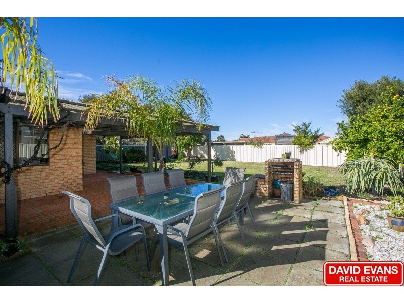 11 Aristos Way, Marangaroo WA 6064