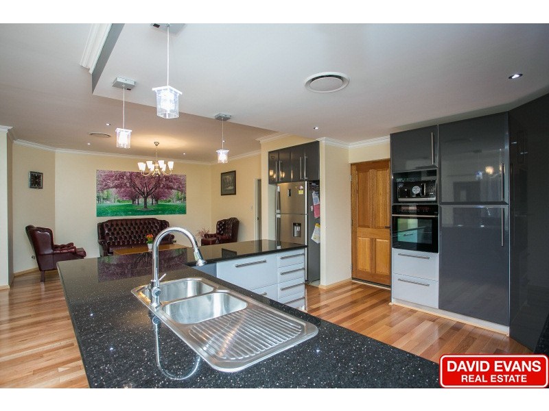 3 Westbury Lane, Madeley WA 6065