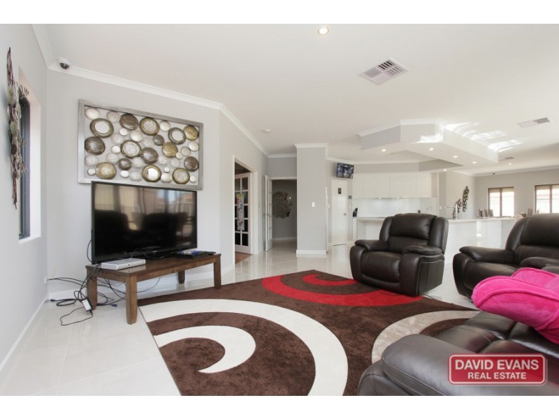 37 Busch Parkway, Pearsall WA 6065