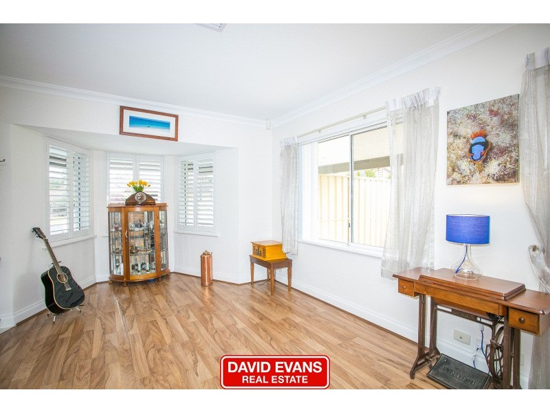 8 Cradle Close, Alexander Heights WA 6064