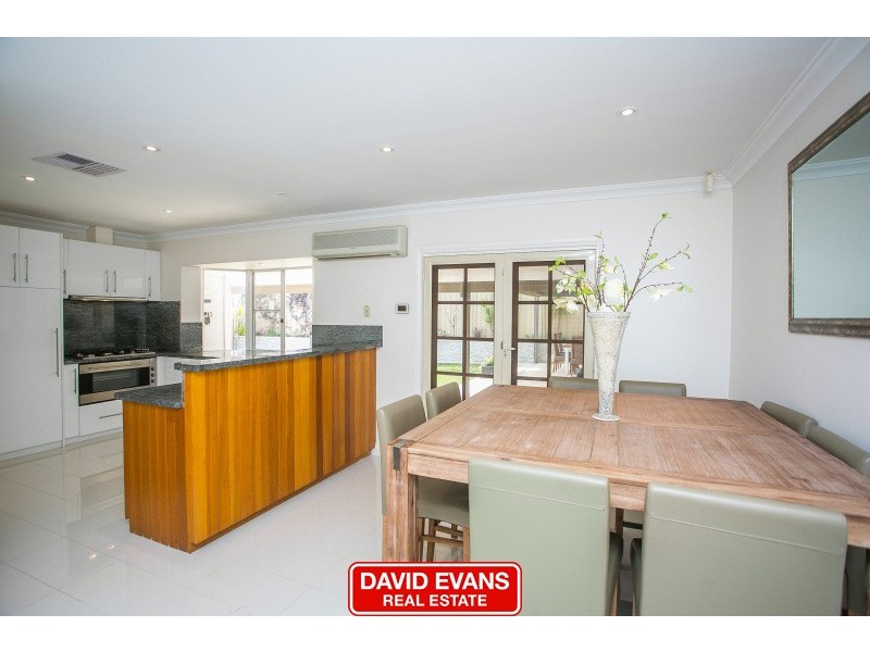 8 Cradle Close, Alexander Heights WA 6064