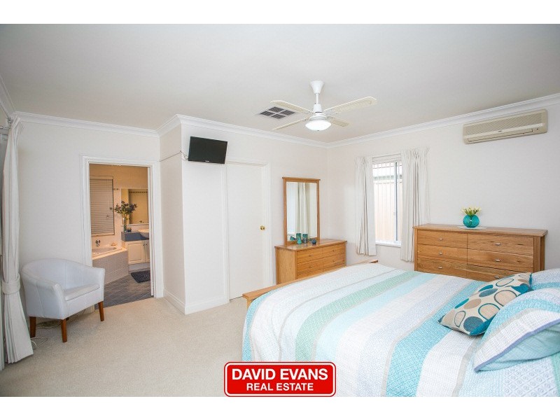 8 Cradle Close, Alexander Heights WA 6064