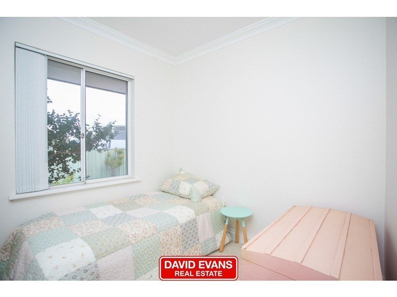 8 Cradle Close, Alexander Heights WA 6064