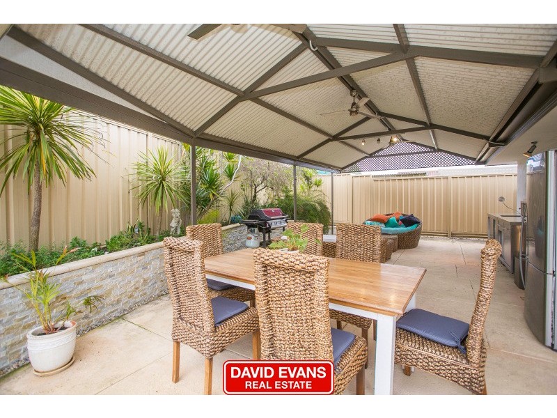 8 Cradle Close, Alexander Heights WA 6064