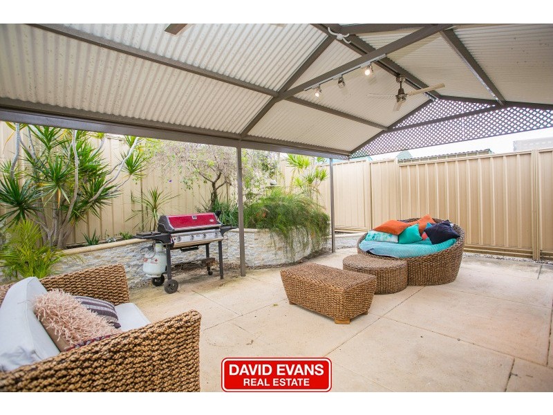 8 Cradle Close, Alexander Heights WA 6064