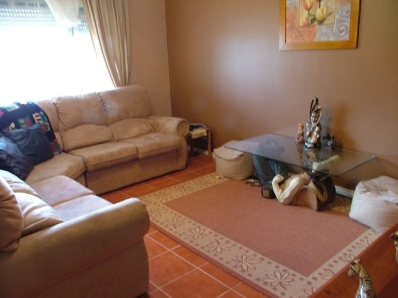 16 Ollera Mndr, Carramar WA 6031